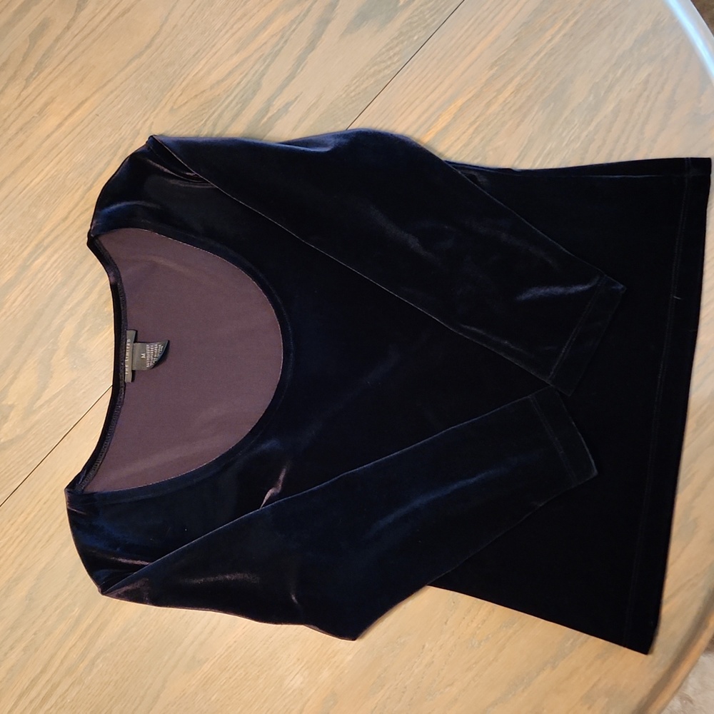 Limited velour top